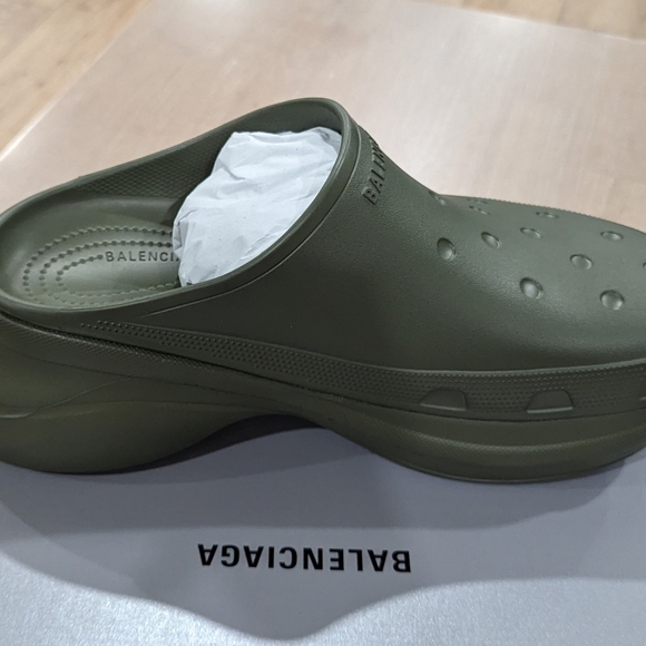 Mens Balenciaga Crocs Chunky Slip On Clogs Khaki - Picture 5 of 7